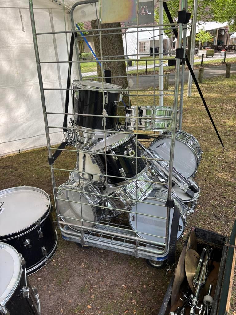 Trommels slagwerk zien er nog goed uit een compleet drumstel, Muziek en Instrumenten, Drumstellen en Slagwerk, Ophalen of Verzenden