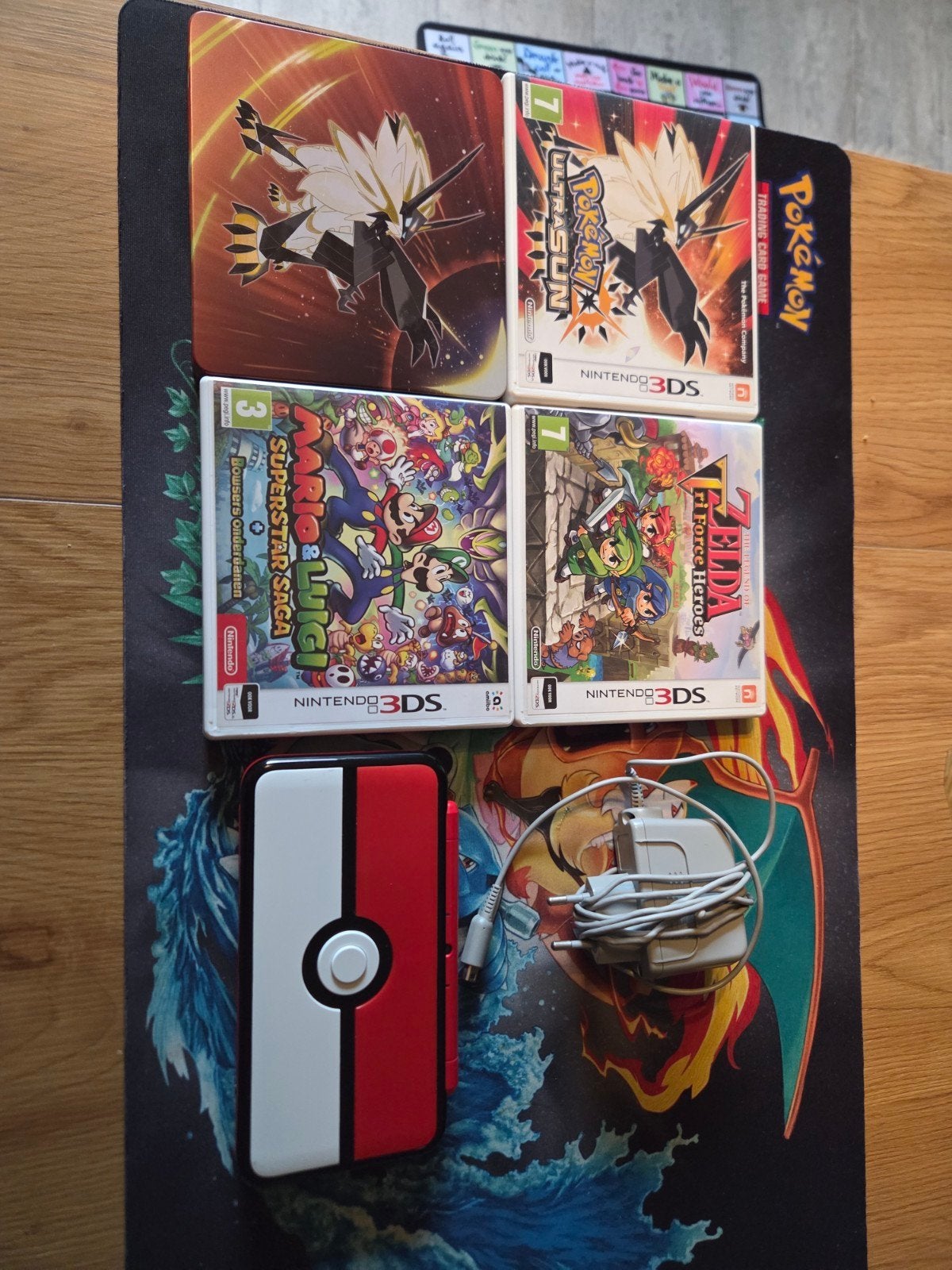 New Nintendo 2DS XL Rood met games en oplader, Spelcomputers en Games, 2DS XL, Ophalen of Verzenden, Rood, Gebruikt