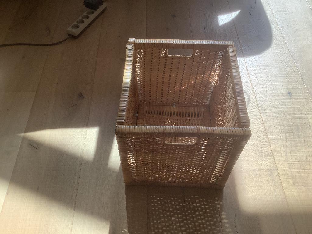 Mandje, Ophalen, Rond, Riet
