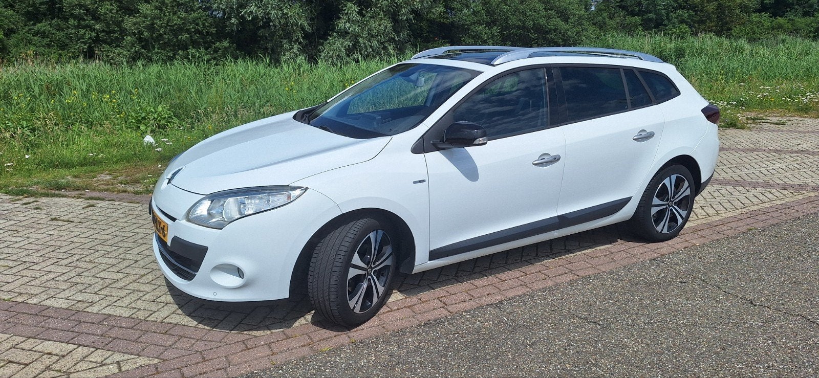 Renault Mégane 1.4TCE, Bose uitvoering, Wit, Estate, Auto's, Voorwielaandrijving, 4 cilinders, Wit, Origineel Nederlands