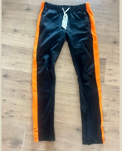 Zwarte broek meg oranje bies, Ophalen of Verzenden, Zo goed als nieuw, Zwart