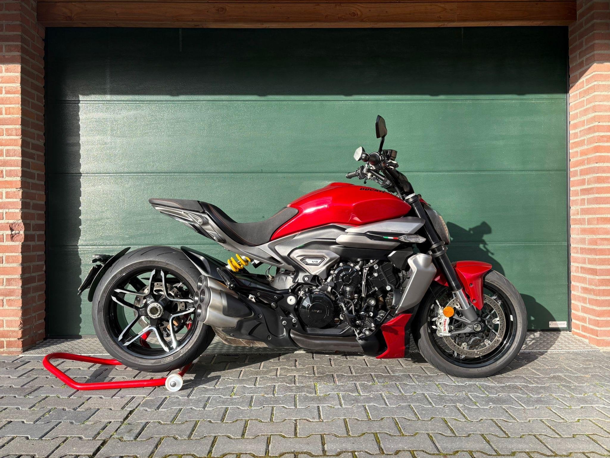 Ducati X DIAVEL V4 - 1.150 km - BTW MOTOR nwst, Motoren, Motoren | Ducati, Overig, Gebruikt, Bedrijf