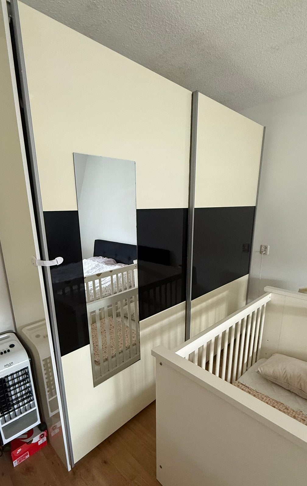 Kast + nachtkastjes + bed, Ophalen, 150 tot 200 cm, Zo goed als nieuw, Minder dan 100 cm