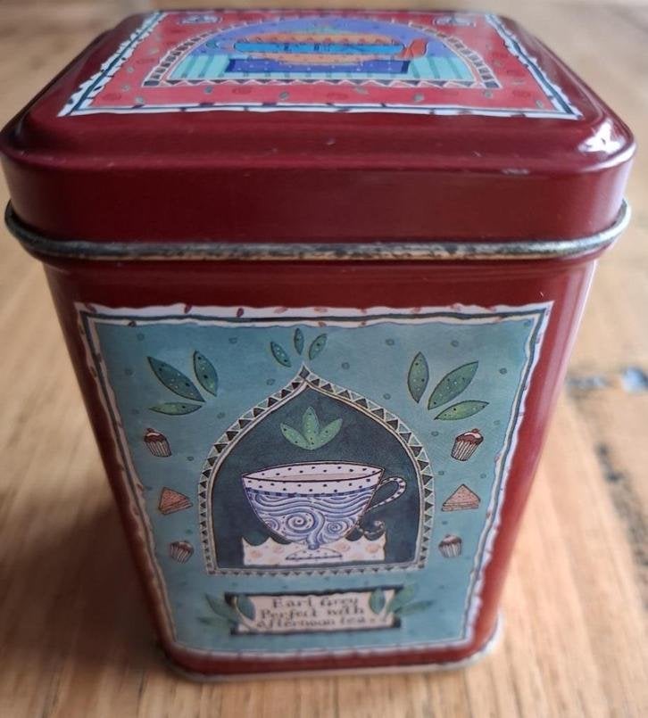 Engelstalig thee blikje, Verzamelen, Blikken, Ophalen of Verzenden, Gebruikt, Thee