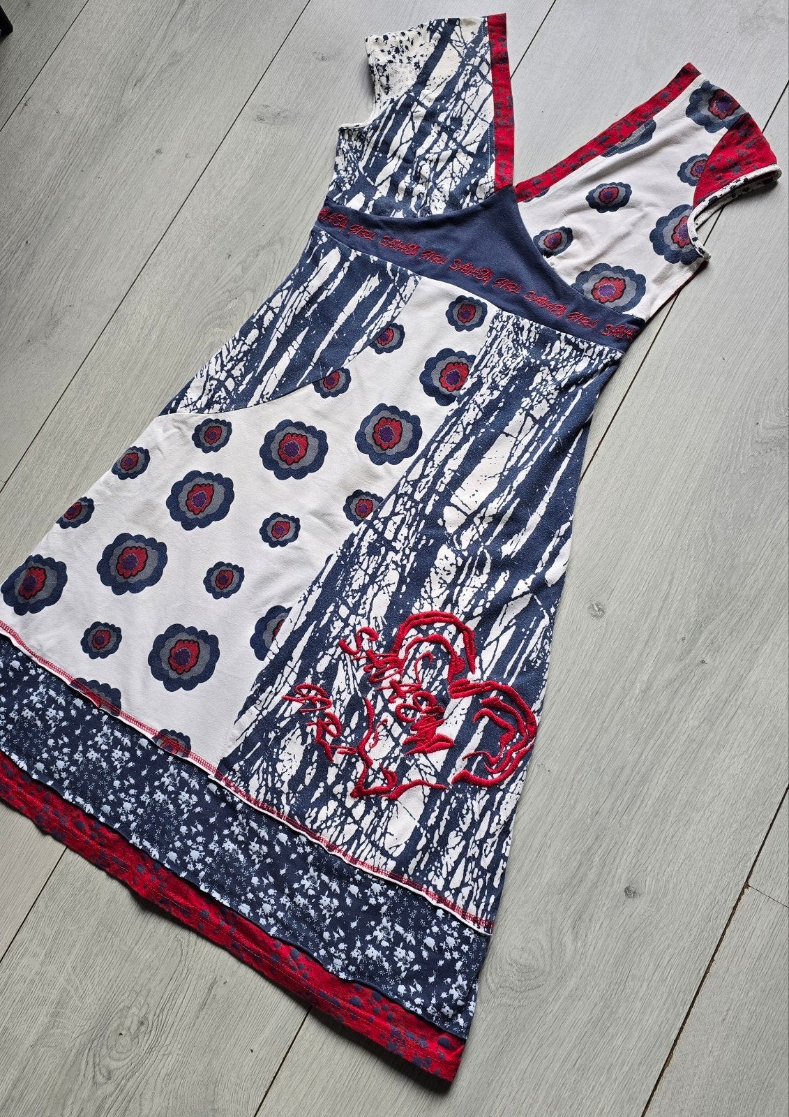 Lulu H Paris Jurk Maat M - Kleurrijk en Uniek Design, Kleding | Dames, Maat 38/40 (M), Overige kleuren, Ophalen of Verzenden, Zo goed als nieuw