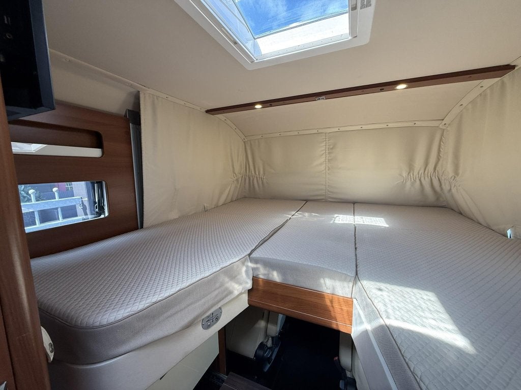 Carthago Liner For Two 53 L RONDZIT - vol accessoires, Automaat, Chemisch toilet, Airbags, Diesel