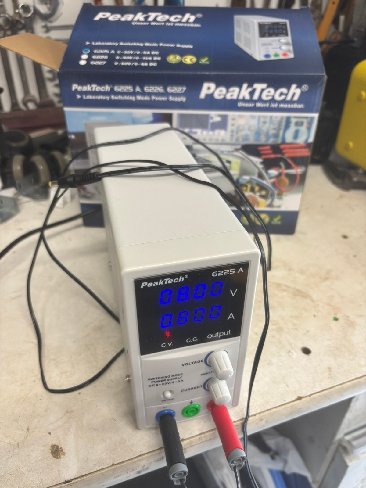 Peak tech 6225A voeding, 0 - 30 V, 0 - 5 A, gestabiliseerd, Ophalen of Verzenden, Nieuw, Multimeter