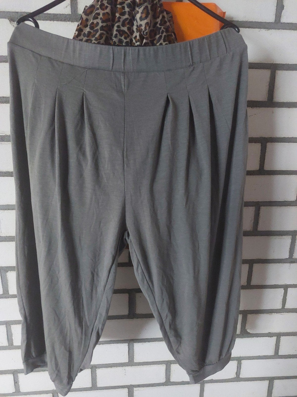 Capri broek past bij 44 46 48 en 50, Ophalen of Verzenden, Zo goed als nieuw, Blauw, Broek of Spijkerbroek