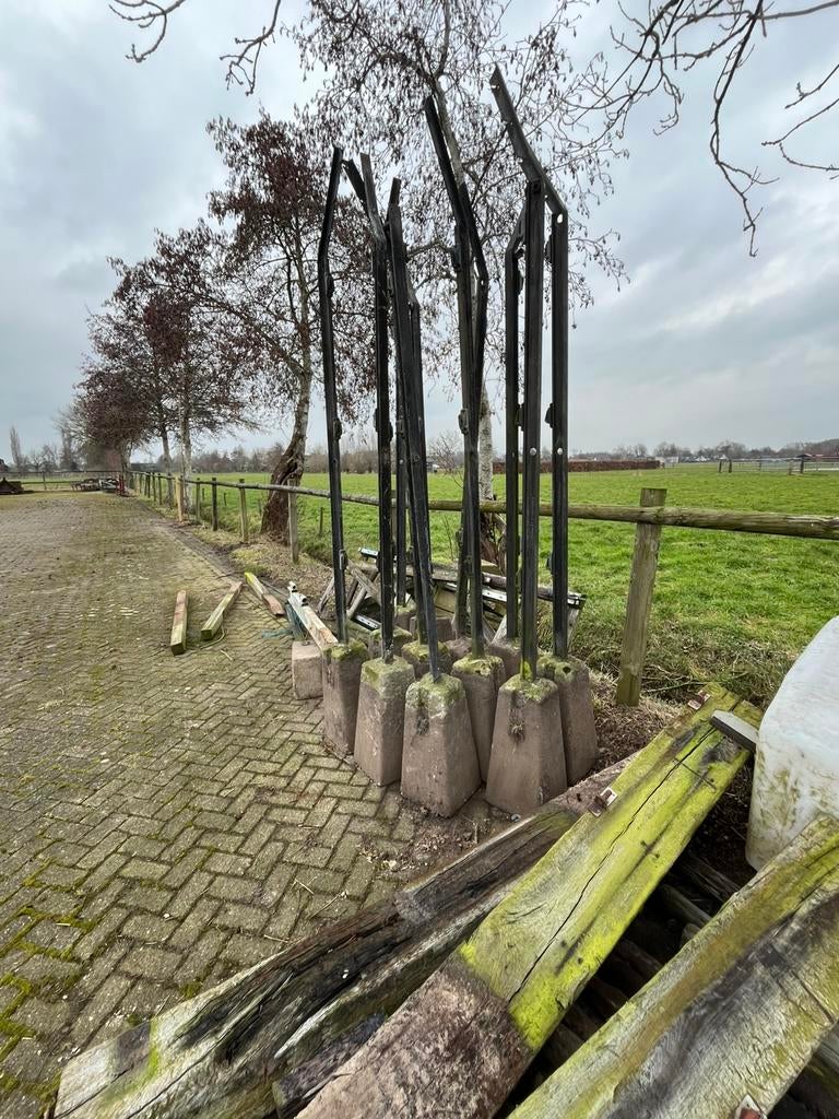 Afrasteringpalen staal in betonvoet, Dieren en Toebehoren, Stalling en Weidegang