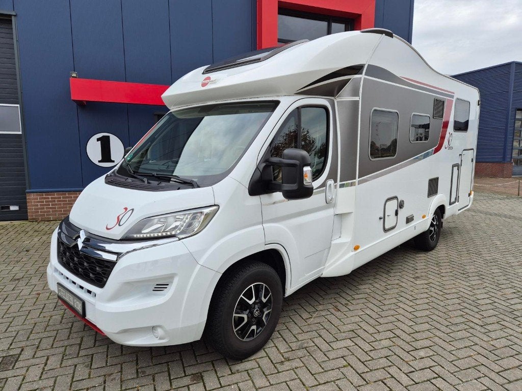 Bürstner Ixeo 726 Edition, half integraal, 4 persoons, Bedrijf, Bürstner, 7 tot 8 meter, Tot en met 4