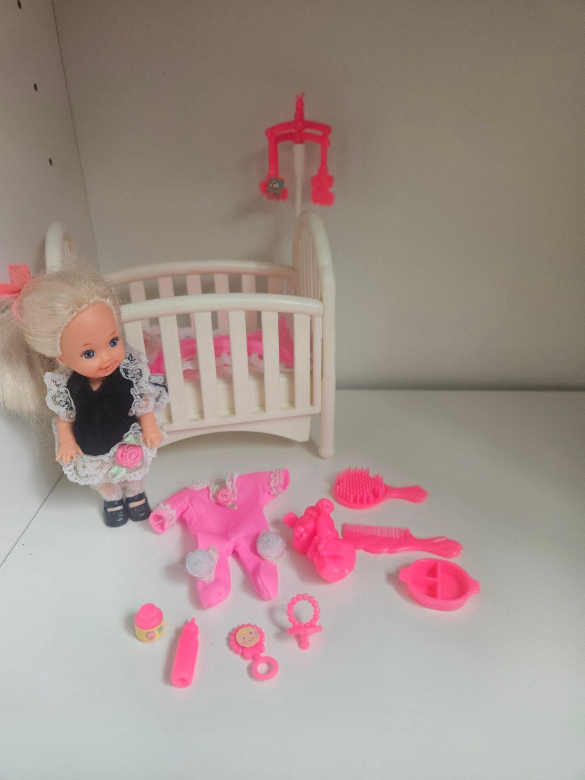 Mattel Barbie Kelly set 1994 met wieg en accessoires, Ophalen of Verzenden