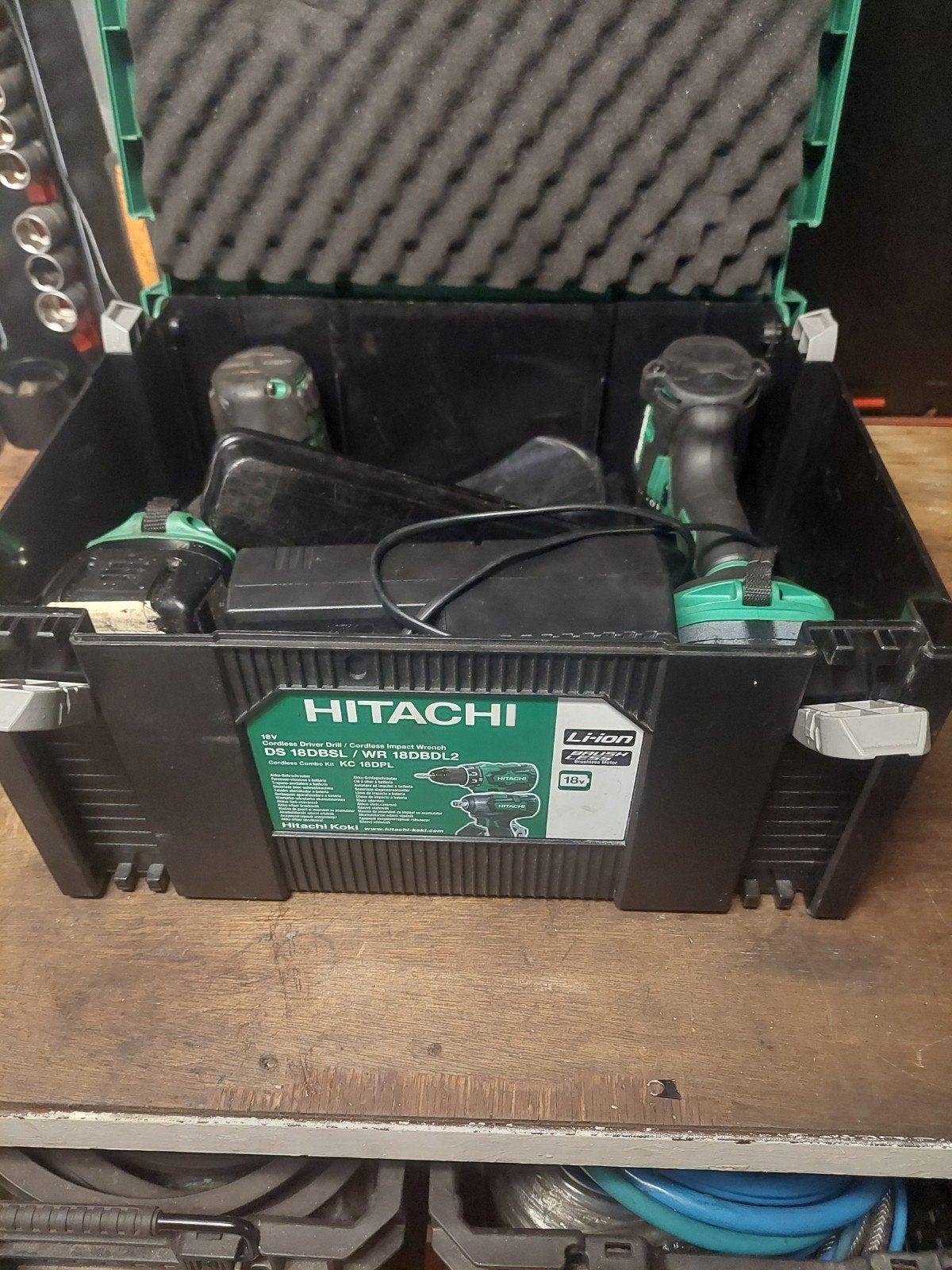 Hitachi DS 18DBL2 Boor- en Schroefmachine Set, Gebruikt, Variabele snelheid, Ophalen of Verzenden, Boor- en Schroefmachine