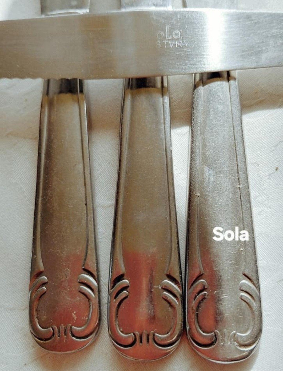 Sola bestek grote bewerkte messen brede handvatten, Verzamelen, Ophalen of Verzenden, Overige typen