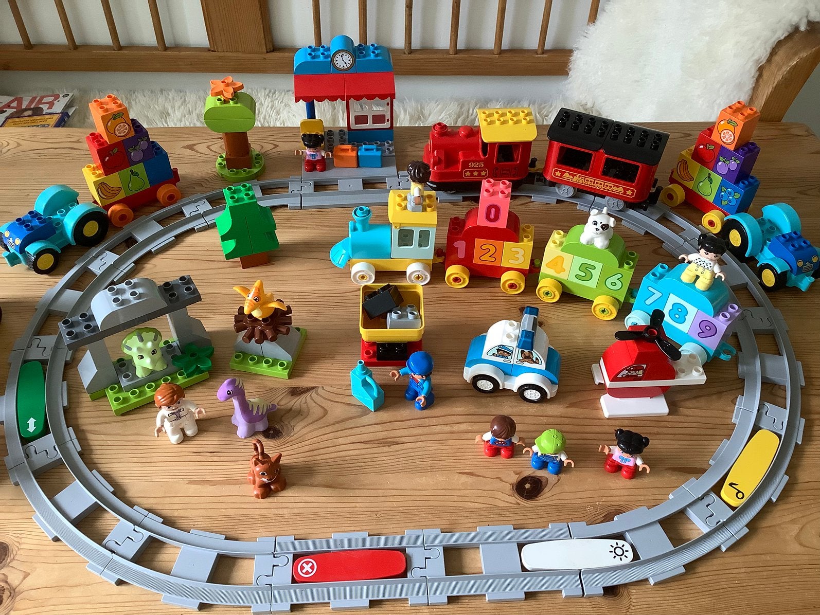 Duplo trein Dinosaurusen Cijfertrein tractors e.d., Kinderen en Baby's, Speelgoed | Duplo en Lego, Zo goed als nieuw, Duplo, Ophalen