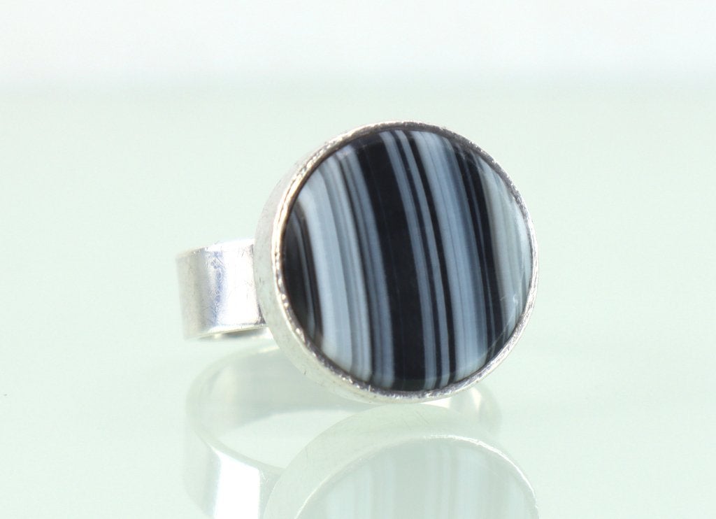Vintage zilveren ring met streep-agaat, Ophalen of Verzenden, Zilver, Ring, Met edelsteen