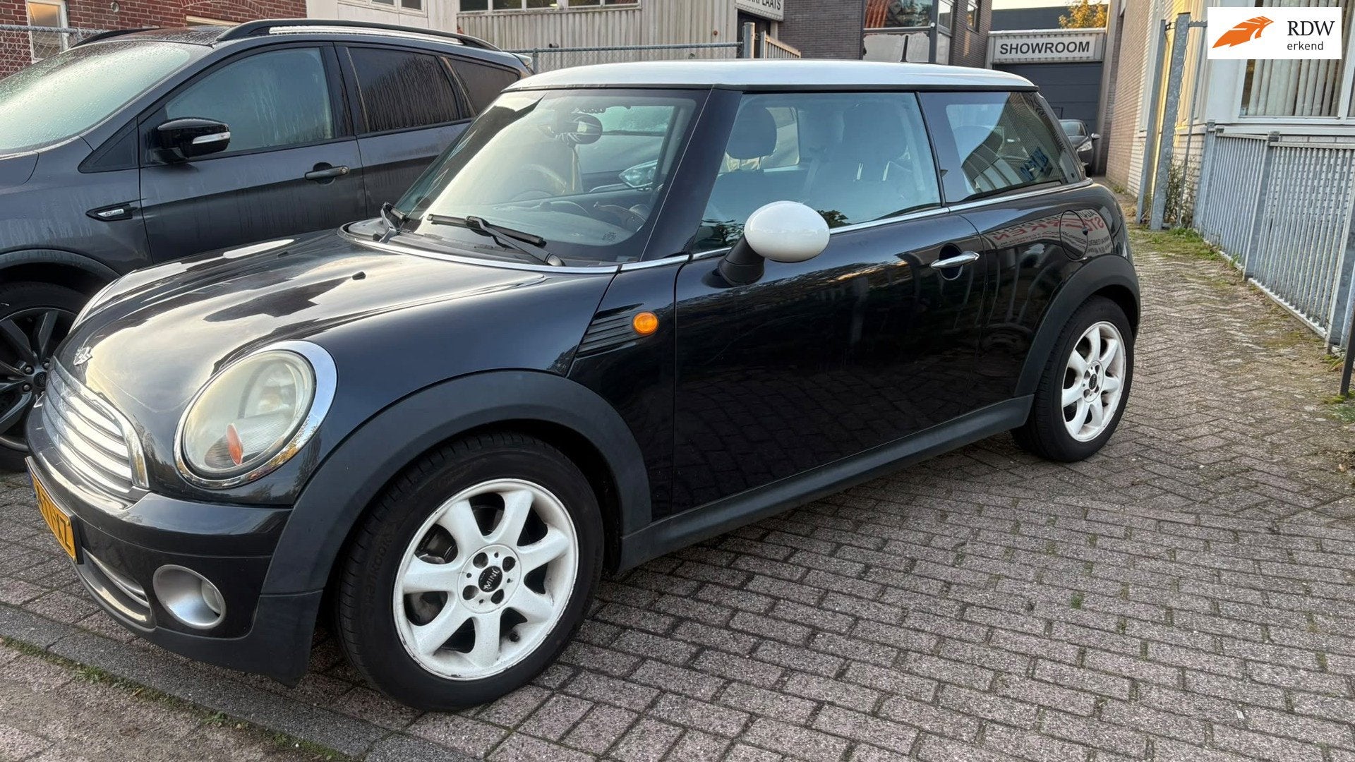 Mini 3-Deurs 1.6 Cooper Chili * APK 07-2027 * CRUISE *, Voorwielaandrijving, Gebruikt, 4 cilinders, 4 stoelen
