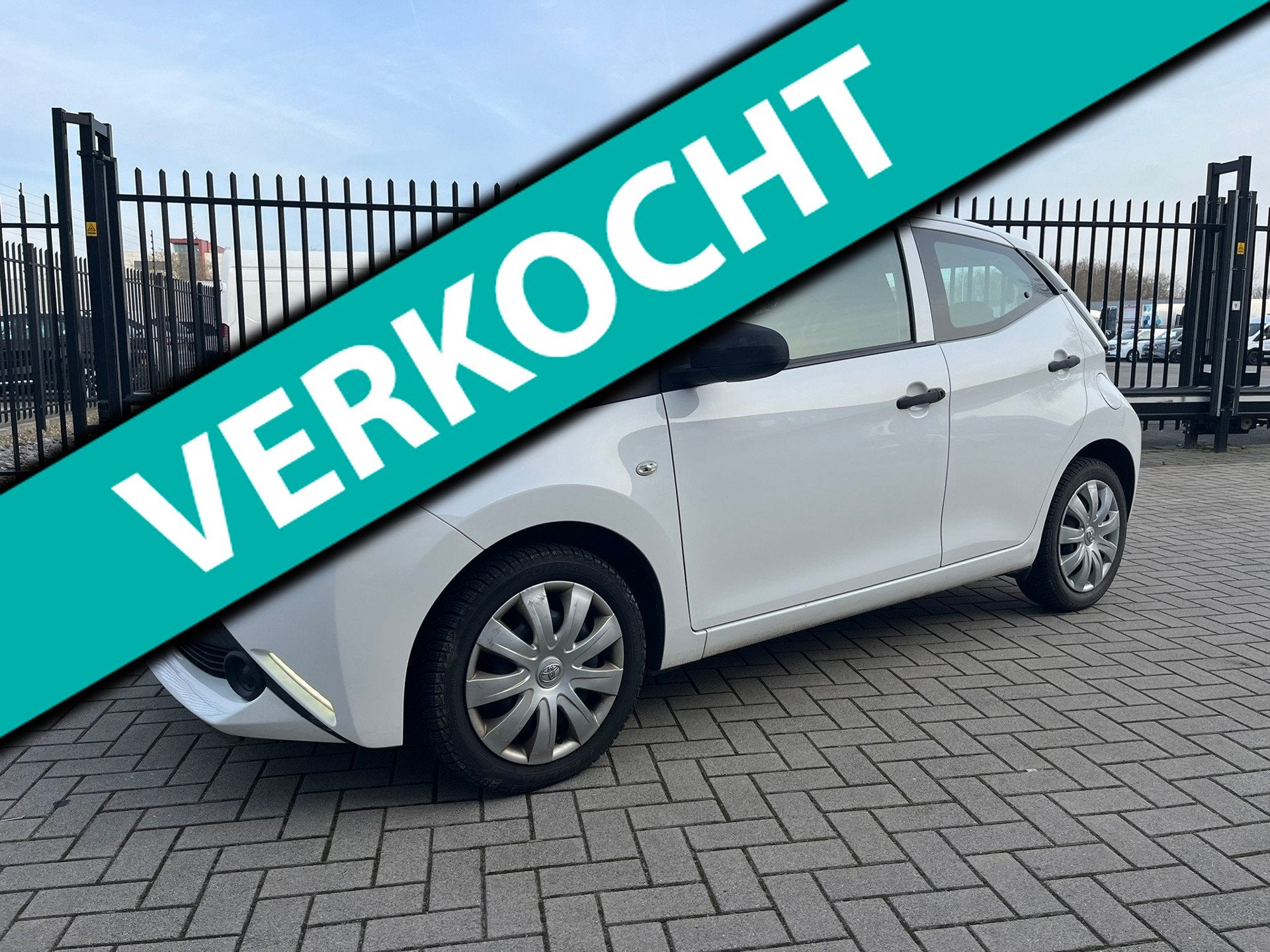 Toyota Aygo 1.0 VVT-i x Airco Xenon Blue NIEUWE KOPPELING, Voorwielaandrijving, Stof, Gebruikt, 4 stoelen