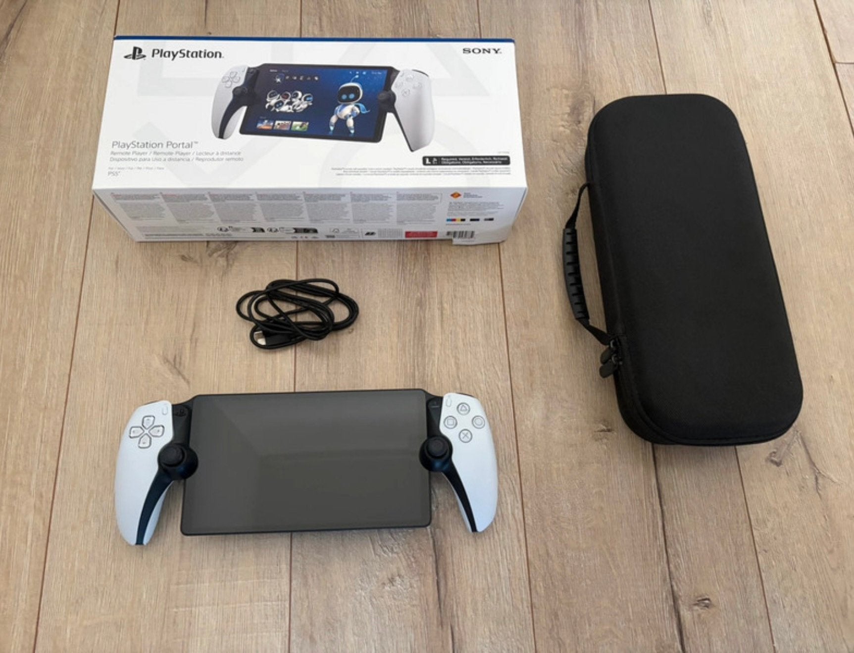 PlayStation Portal + protectieglas + hoes, Ophalen, Zo goed als nieuw, Controller, PlayStation 1
