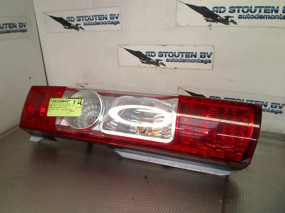 Achterlicht Links Peugeot Boxer (U9) (2011-03/..) 1365774080, Auto-onderdelen, Verlichting, Kontakt-peugeot@peugeot.com, Gebruikt