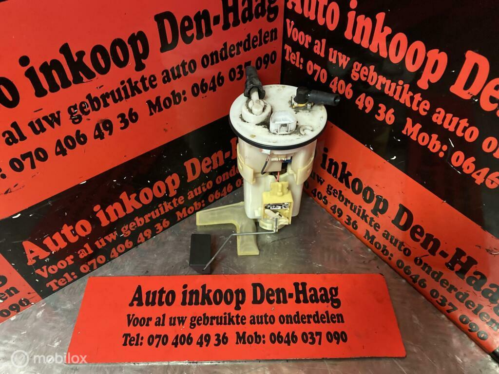 Toyota Yaris ('99-'05) Benzinepomp Brandstofpomp 770200D010, Gebruikt, Toyota, Ophalen of Verzenden, Toyota