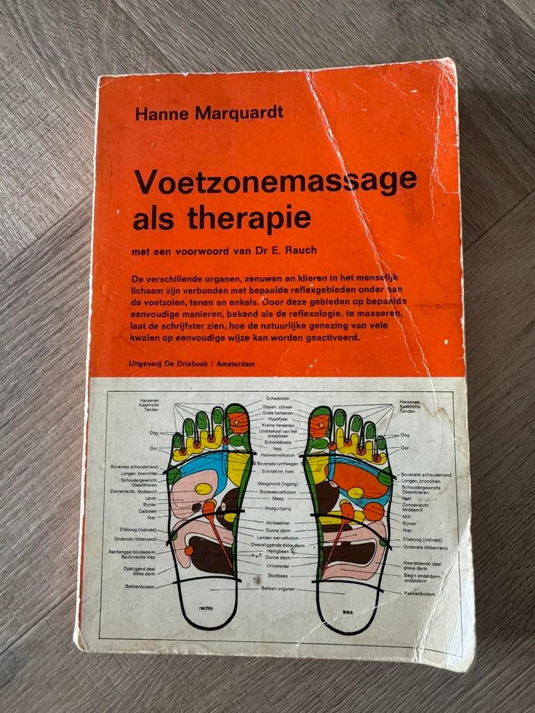 Boek | Hanne Marquardt - voetzonemassage als therapie, Ophalen of Verzenden, Gelezen, Overige onderwerpen