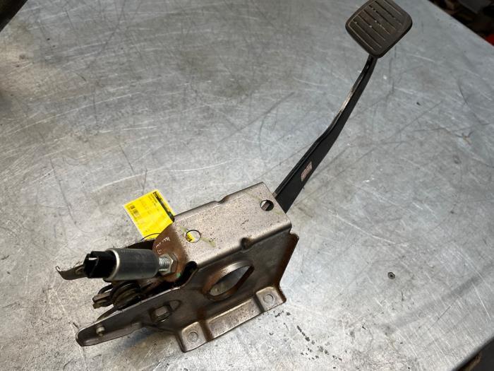 Rempedaal van een Isuzu D-MAX, Gebruikt, -, Overige automerken, -