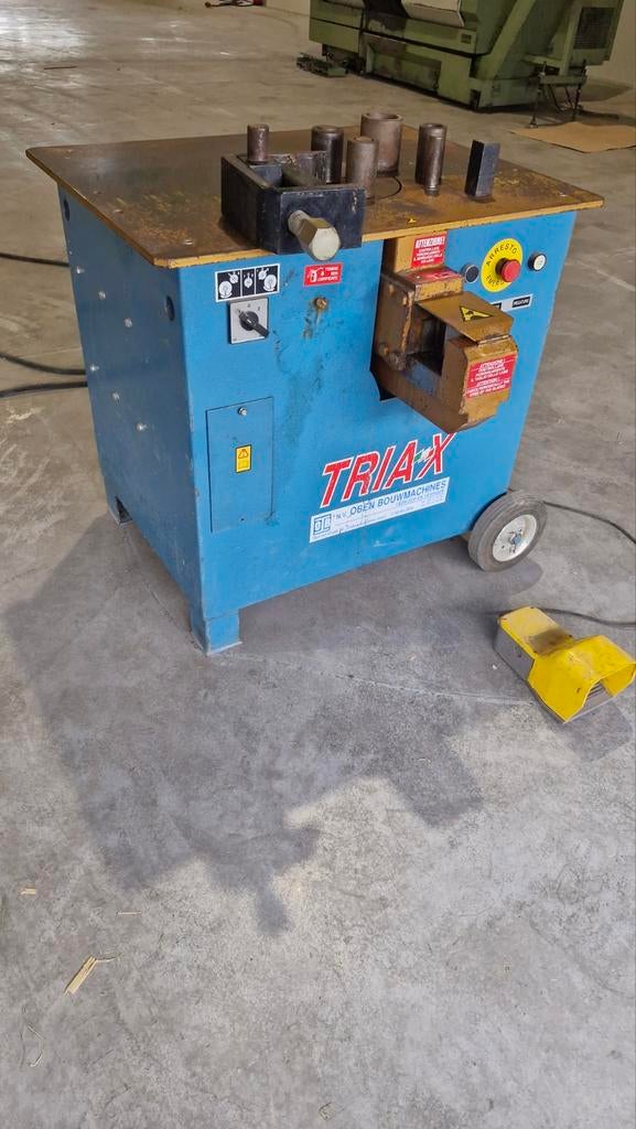 Betonijzer Buigmachine en Knipmachine, Ophalen