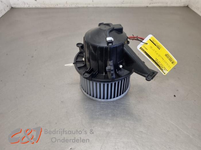 Kachel Ventilatiemotor van een Mercedes Vito, Gebruikt, -, Ophalen of Verzenden, -