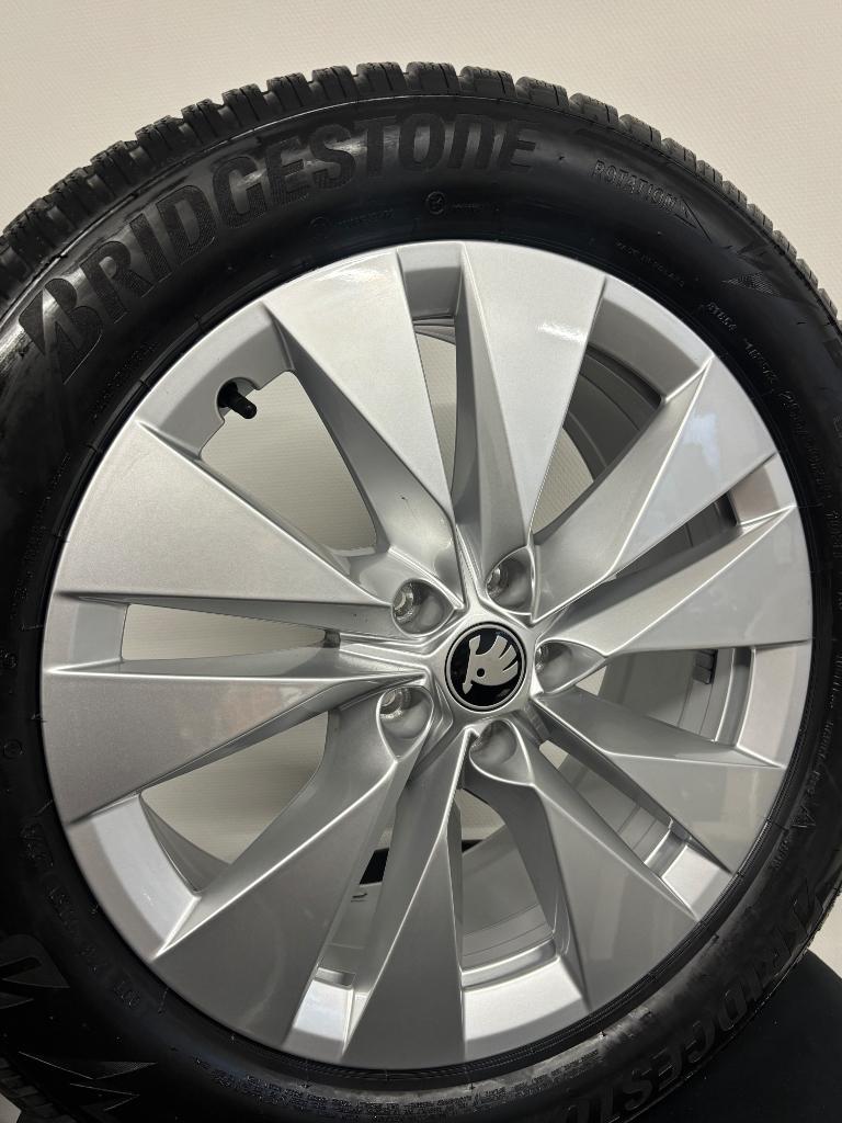NIEUWE 19” Skoda Enyaq Elroq velgen + winterbanden, Overige, Velg(en), Overige, Nieuw