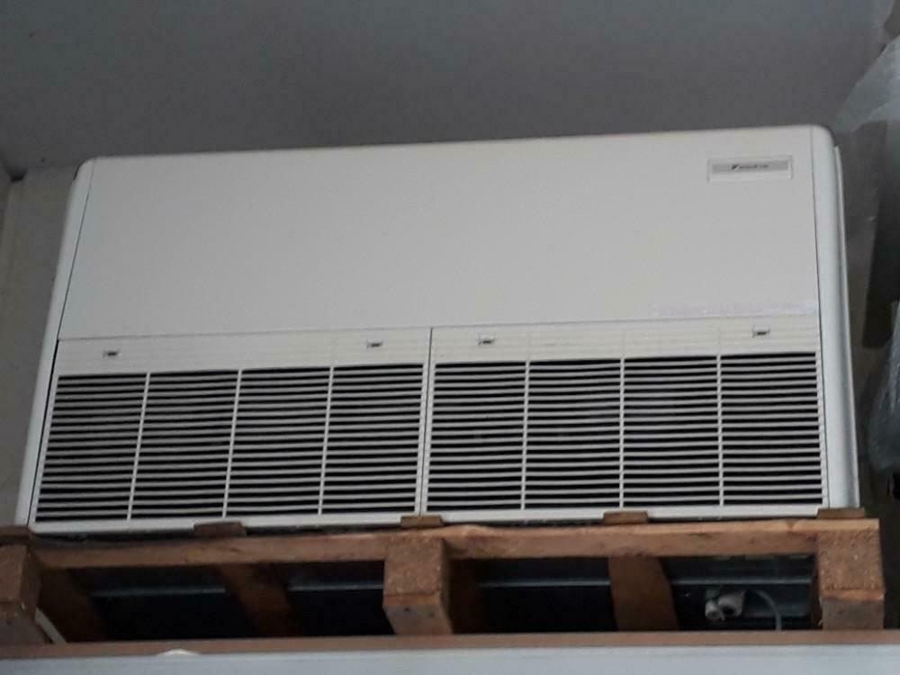 Daikin inverter warmtepomp 7 kw .in combinatie met..zie foto, Ophalen, Koelen en Ontvochtigen, Nieuw, 3 snelheden of meer