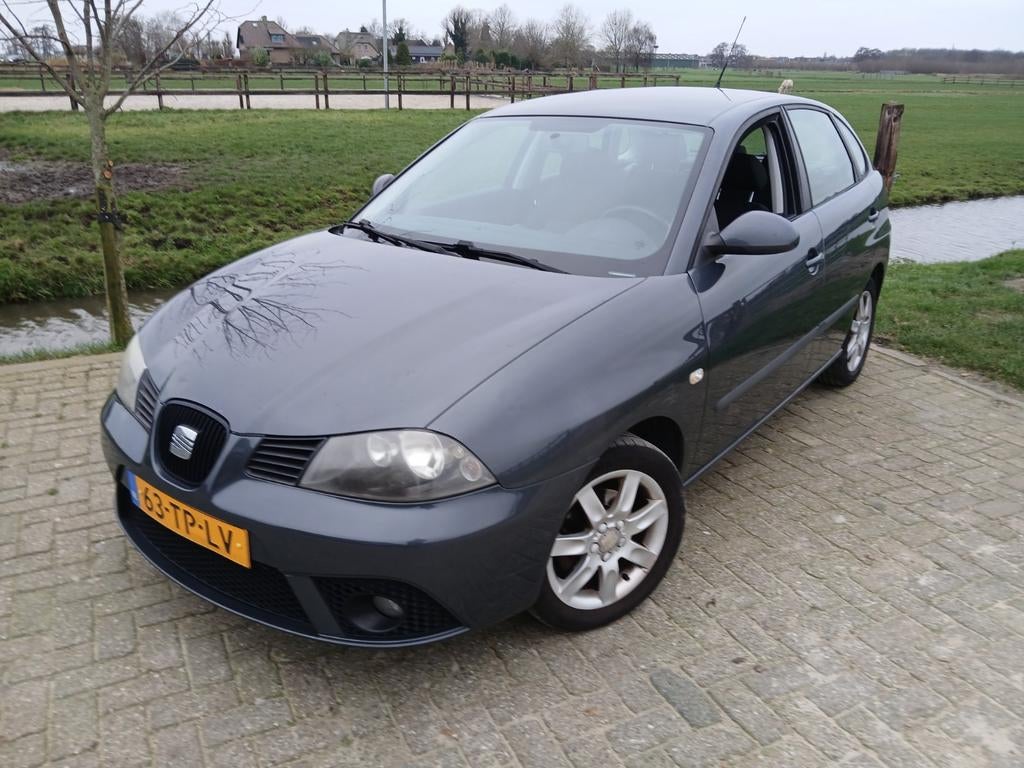 Frisse Seat Ibiza. 5 deurs met airco NL auto met NAP, Auto's, Seat, Voorwielaandrijving, 15 km/l, 40 €/maand, 100 pk