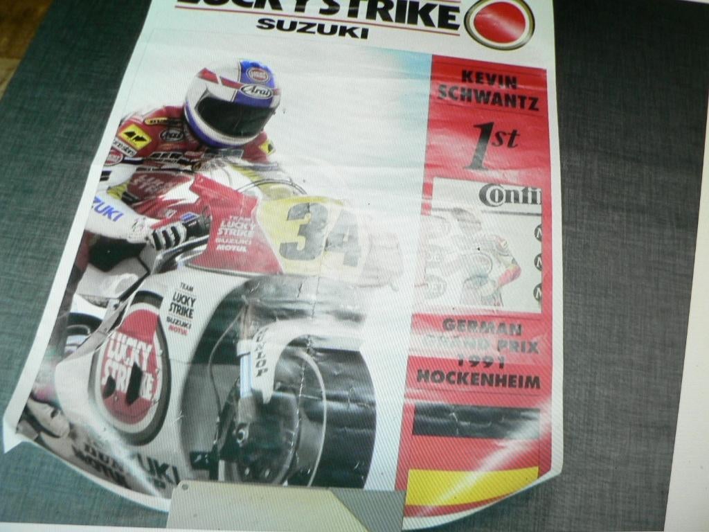 kevin schwantz no 35 suzuki posters, foto's , bladen assen, Verzamelen, Ophalen of Verzenden, Gebruikt, Auto's