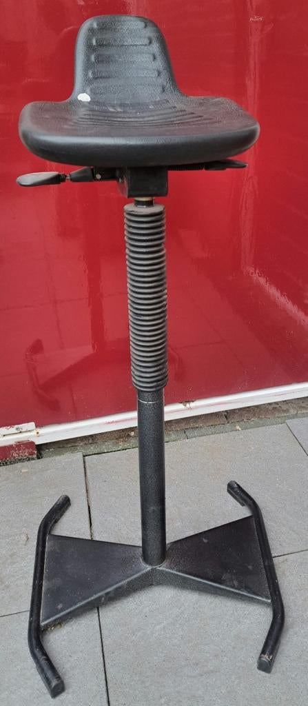 Werkplaats stoel, Ophalen