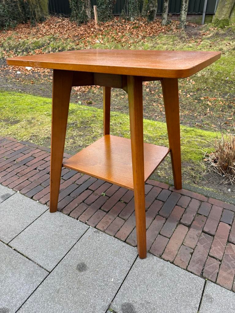 Vintage TV / Pickup tafel