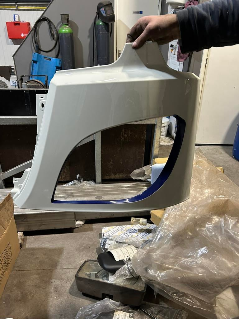 DAF CF koplamphoek bumper, Auto-onderdelen, Vrachtwagen-onderdelen, Ophalen, Nieuw, DAF, Carrosserie en Plaatwerk