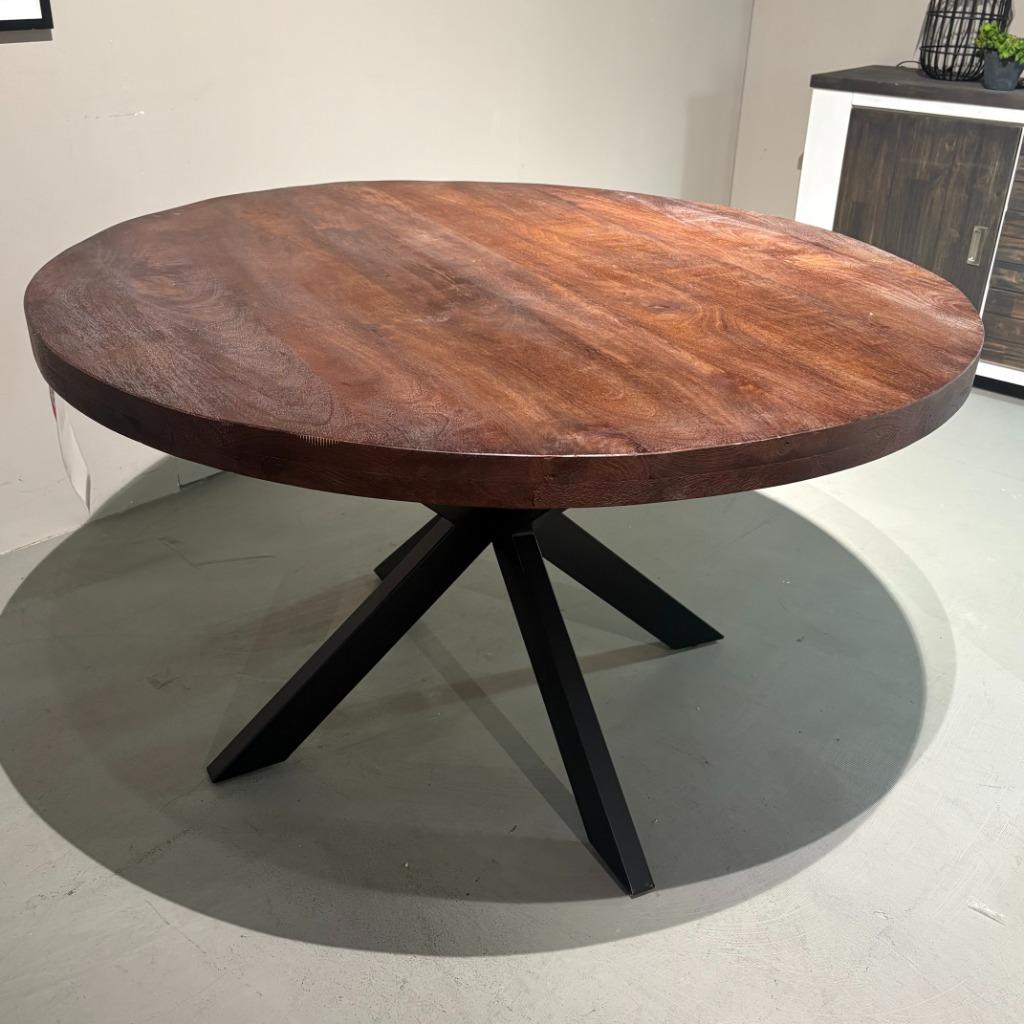 Eetkamertafel Tom Oosterbaan Living