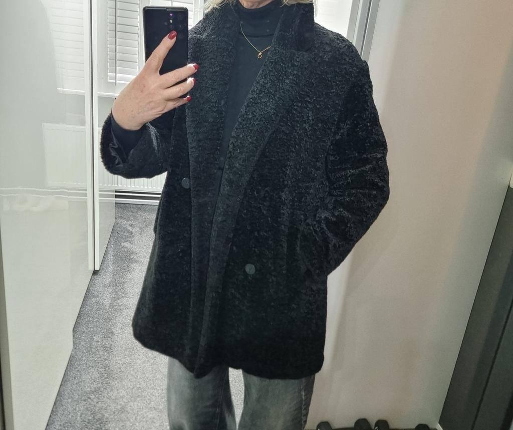 Zwarte bontjas mt m zara, Kleding | Dames, Jassen | Winter, Ophalen of Verzenden, Zo goed als nieuw, Zwart