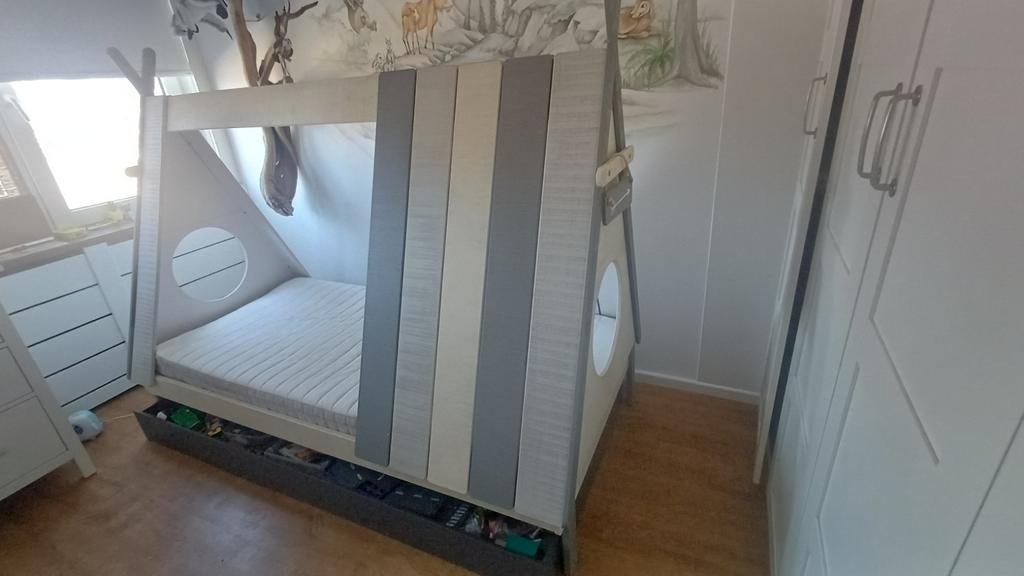 Tipi bed, Ophalen, Zo goed als nieuw, 180 cm of meer, 85 tot 100 cm