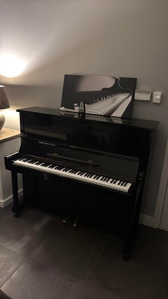 Kawai akoestische piano 2 pedalen zwart, Ophalen, Zwart, Zo goed als nieuw, Piano