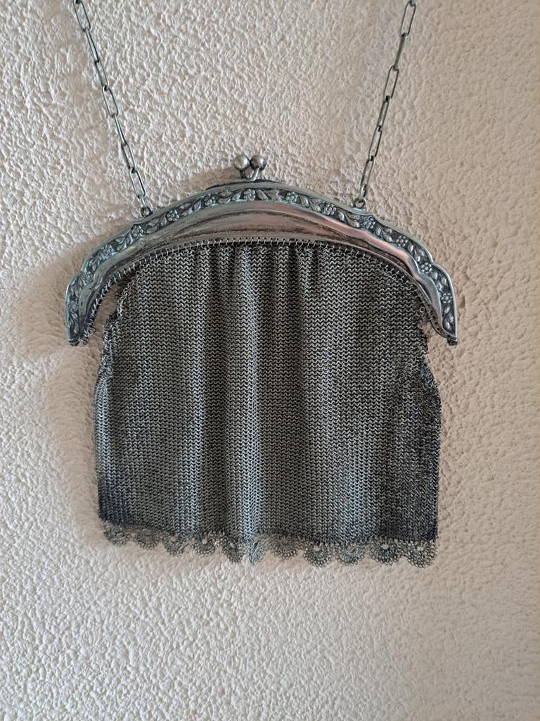 Verzilverd/Zilveren tasje met beugel 20 cm br 16 cm.h.l, Ophalen of Verzenden, Gebruikt, Grijs, Avondtasje