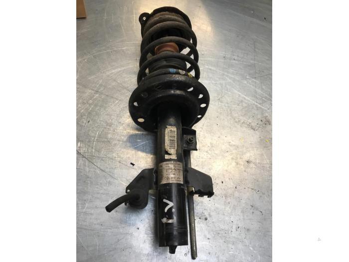 Schokdemperpoot links-voor van een Alfa Romeo Giulietta, Auto-onderdelen, Ophanging en Onderstel, Alfa Romeo, Gebruikt, 3 maanden garantie