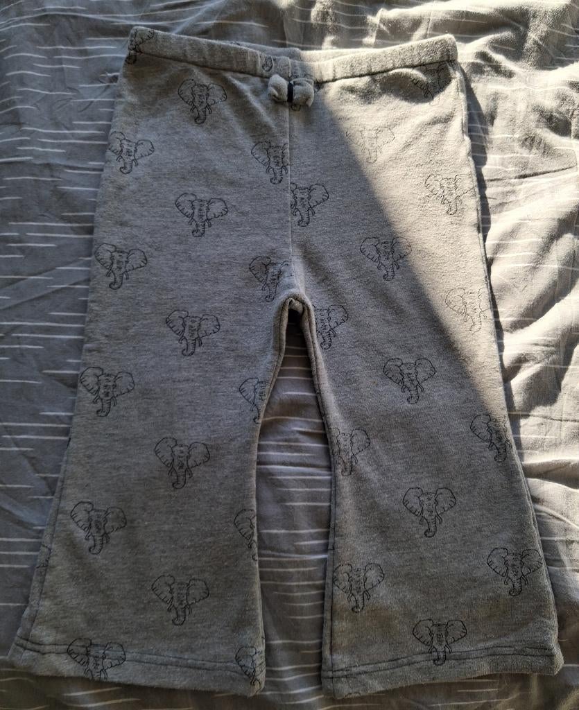 Handgemaakt broekje meisje maat 92 olifanten, Kinderen en Baby's, Kinderkleding | Maat 92, Broek, Handgemaakt, Zo goed als nieuw
