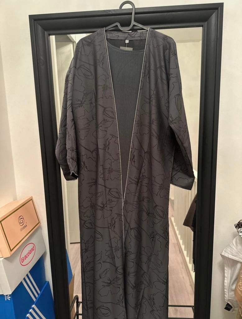 Nieuwe Dubai Abaya - Maat S, Kleding | Dames, Jurken, Zwart, Nieuw, Ophalen of Verzenden, Maat 36 (S)