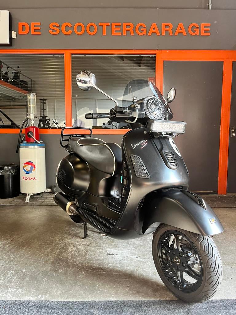 Vespa GTS 300 motorscooter 2015 notte, Vespa, Scooter, Vespa, Bedrijf