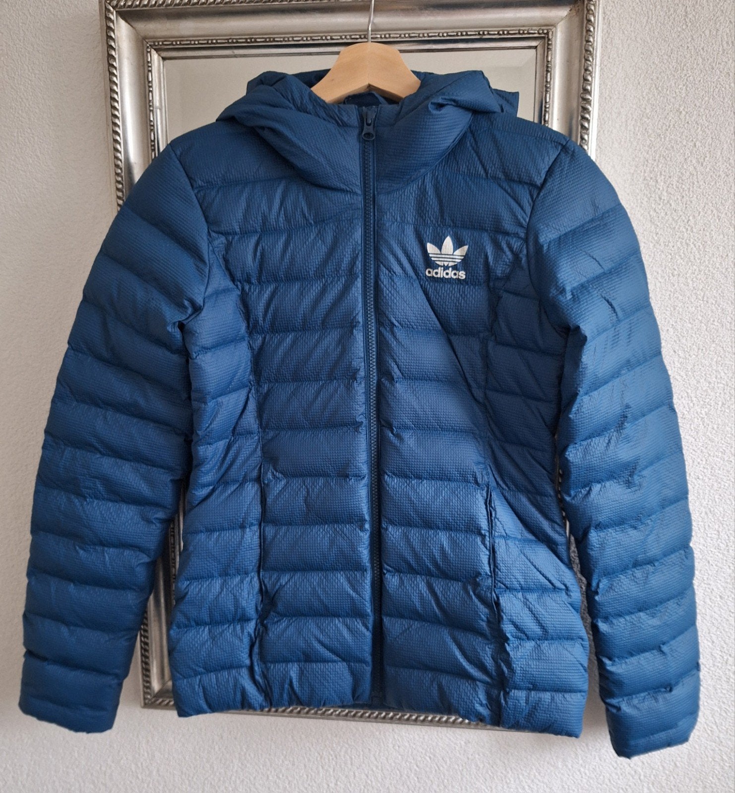 Prachtige gewatteerde jas - merk Adidas - maat XS - blauw

2, Kleding | Dames, Jassen | Winter, Ophalen of Verzenden, Zo goed als nieuw