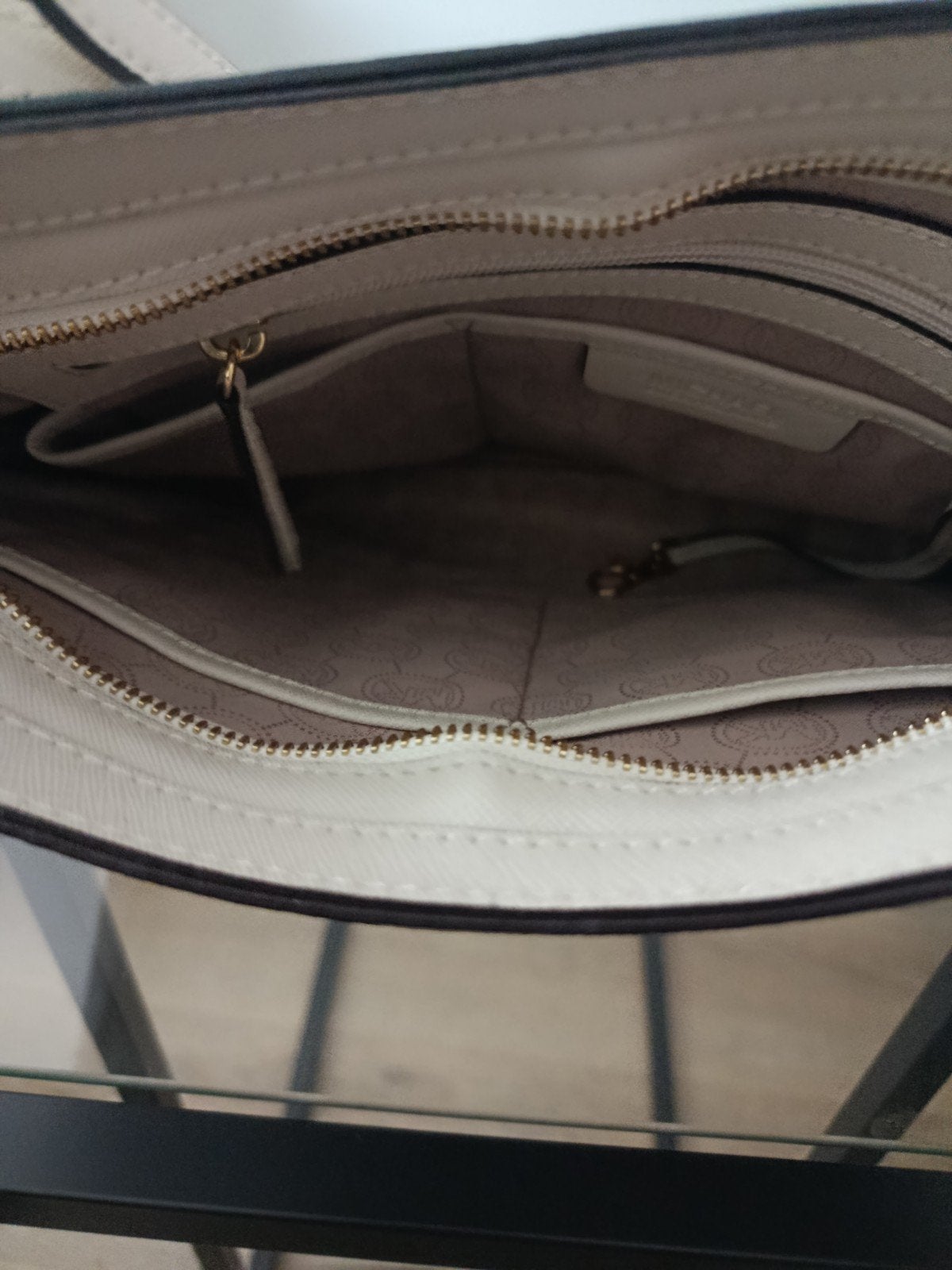 Michael Kors tas, Ophalen of Verzenden, Zo goed als nieuw, Beige, Schoudertasje