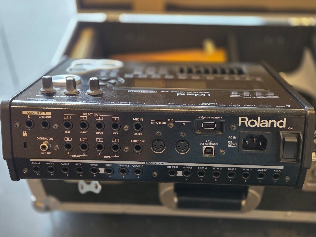 Foto 3 van Roland TD 30 drumcomputer met koffer