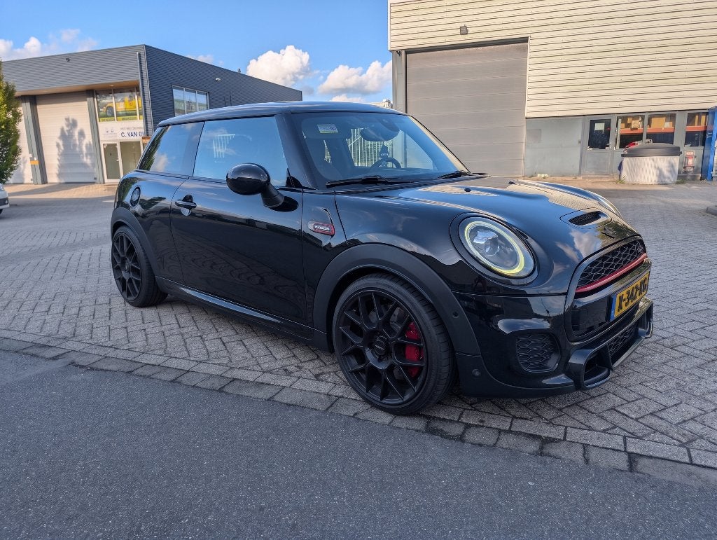MINI JOHN COOPER WORKS 2.0 | 301 PK | Virtual Cockpit | BBS, Zwart, 4 cilinders, 4 stoelen, Zwart