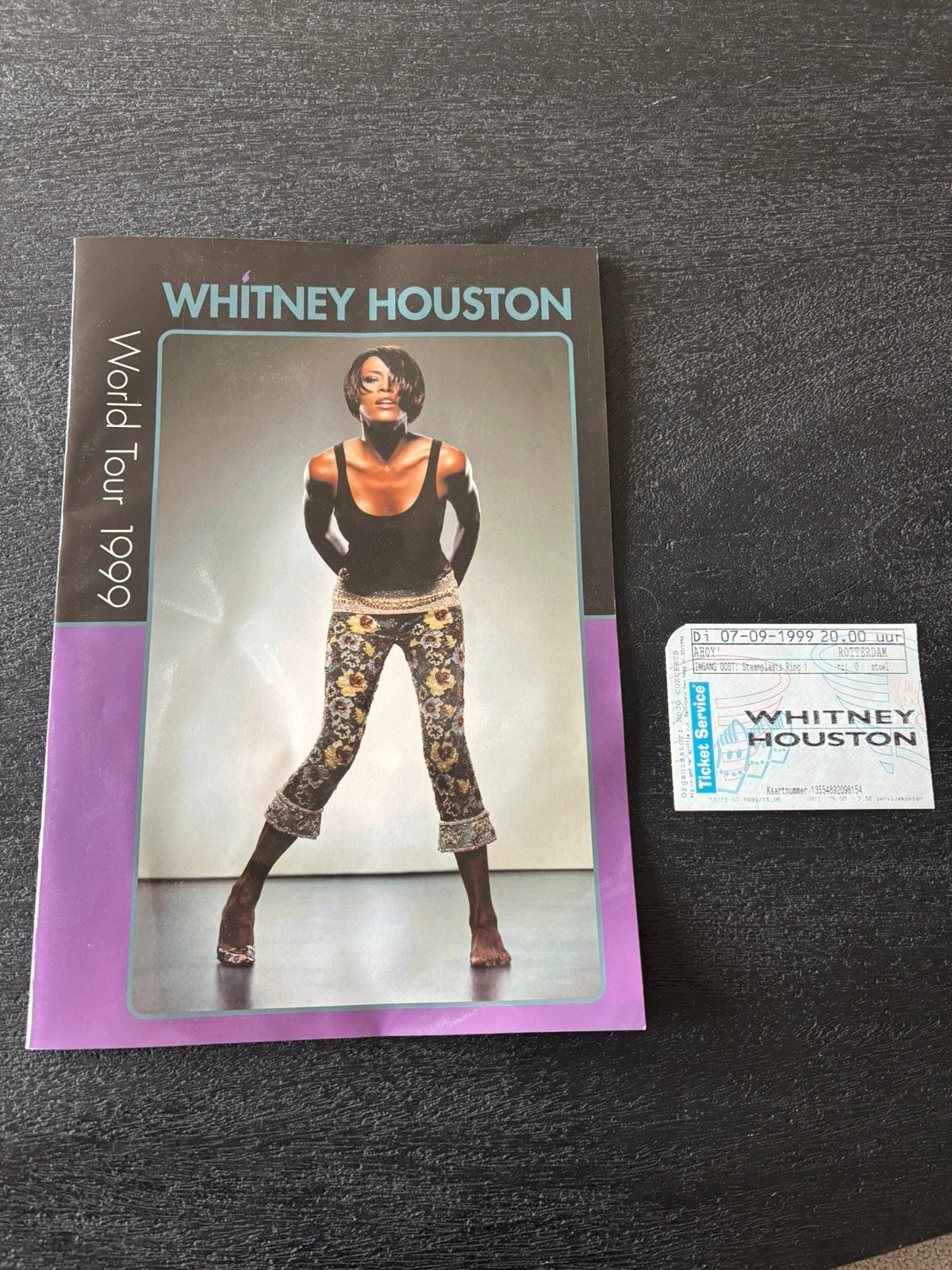 Whitney Houston world tour 1999 + Ticket Ahoy magzine, Boeken, Ophalen of Verzenden, Zo goed als nieuw