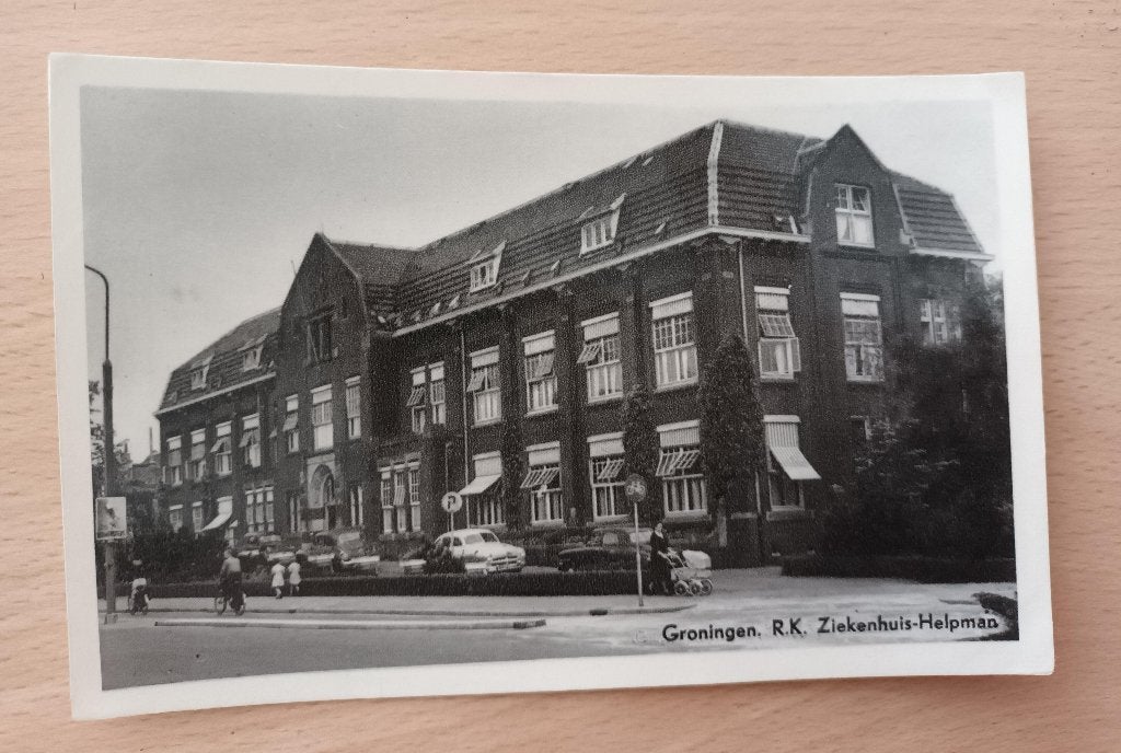 Ansichtkaart Groningen R.K. Ziekenhuis-Helpman, Ophalen of Verzenden, 1940 tot 1960, Ongelopen, Groningen